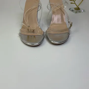 Heel 328 - 2 and 1/2 inch heel