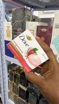 Dove Revigorizing Pomegranate Scent Beauty Bar Soap 90g