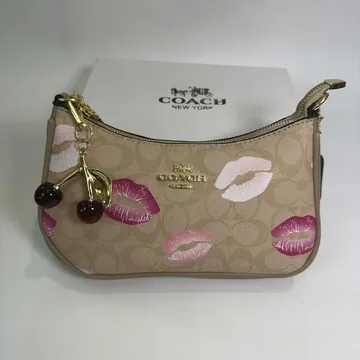 Coach Teri Bag in Box - With long strap and Cherry 🍒