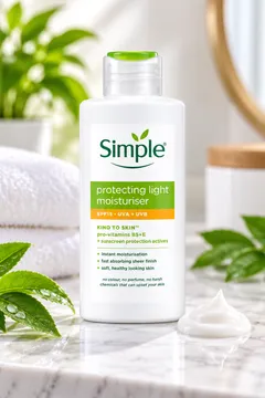 Simple Protecting Light Moisturiser SPF 15 – 125ml