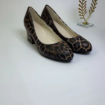 Heel 333 - ( black/ black) 1 inch heels