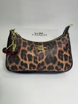 Coach Teri Bag; Comes in a box with free cherry 🍒