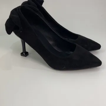 Heel 355 - 1 and 1/2 inches heel